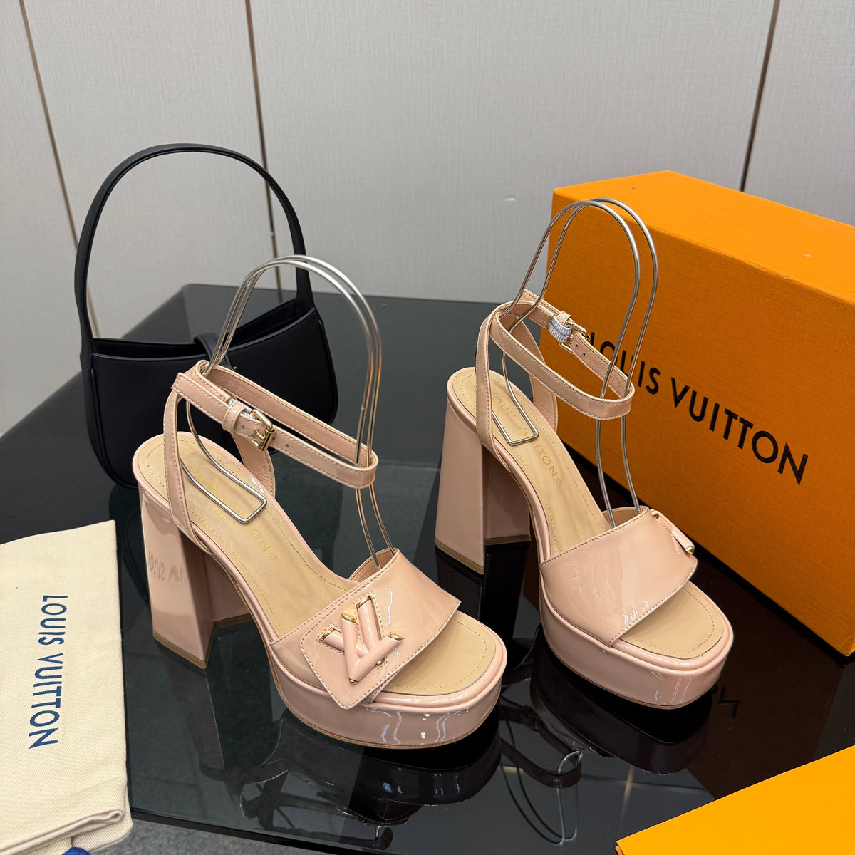 LV 26ss Platform Sandals 110 Beige Patent Leather 629615