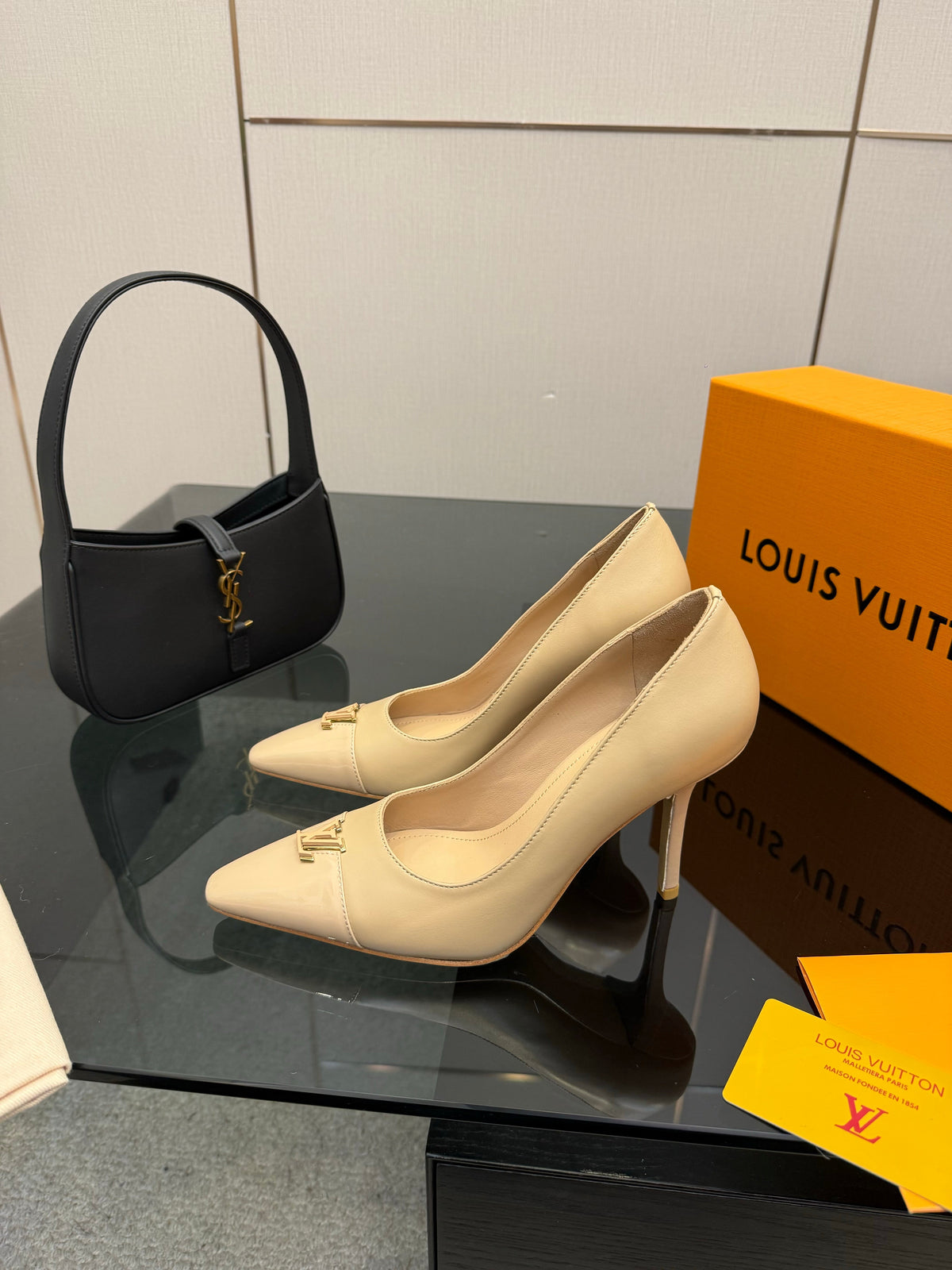 LV 26ss Heel Pump 90 Beige Patent Leather 629628
