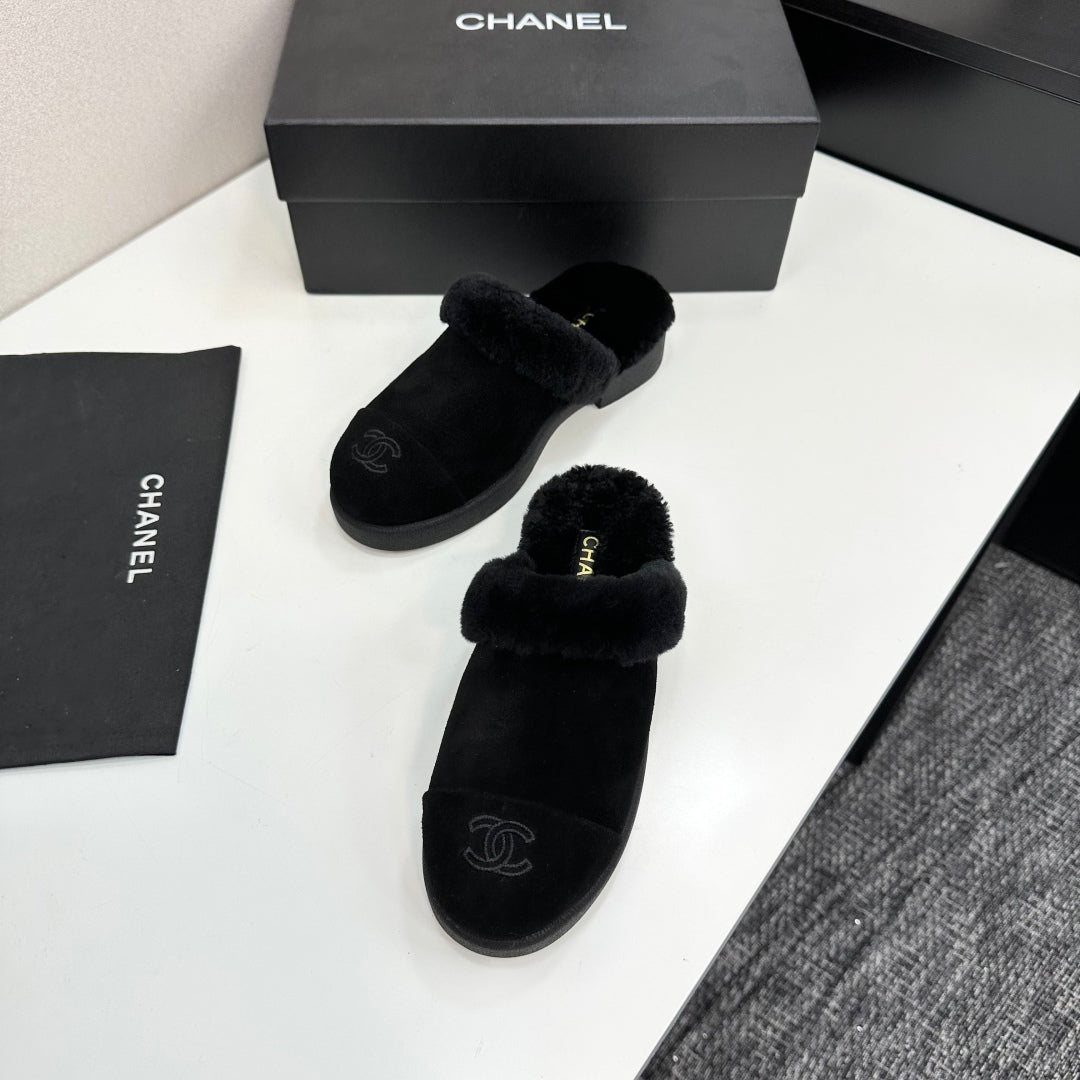 CC furry mule black suede and wool 532575