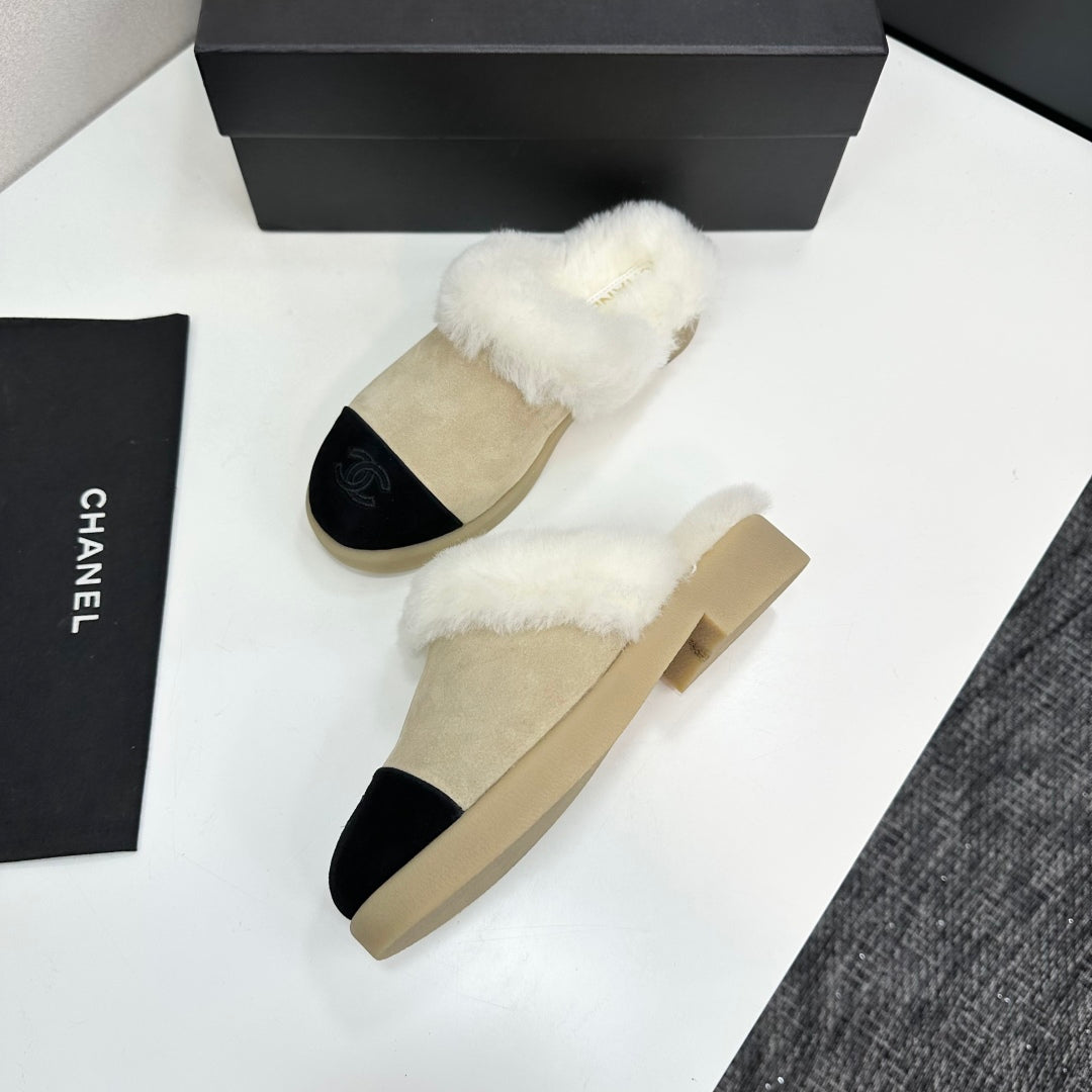 CC furry mule light beige black suede and wool 532577
