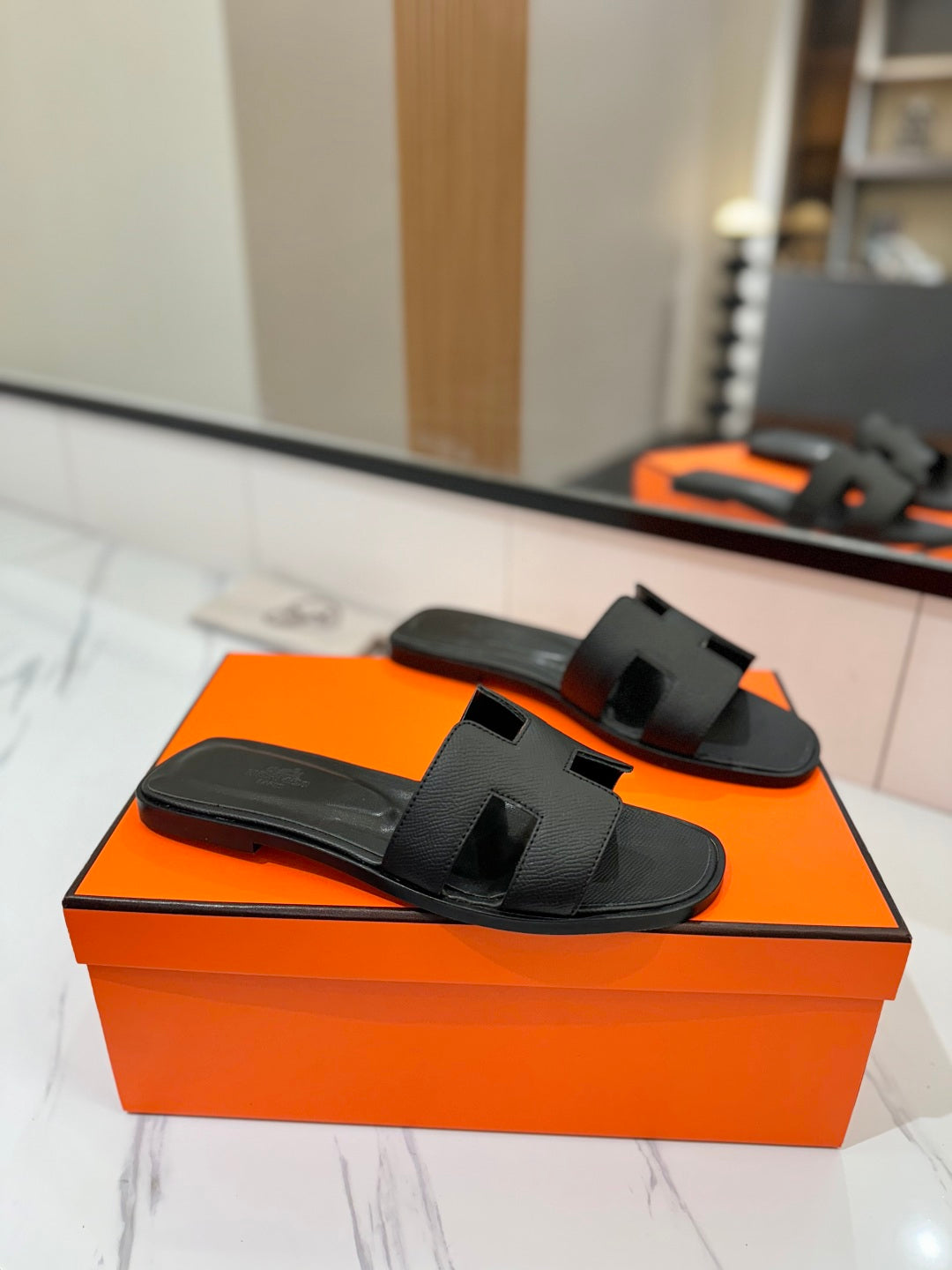 HM Oran Sandal Black Goatskin 294867