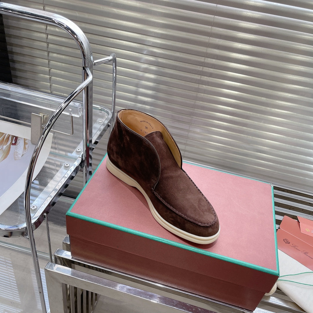 open walk chukka boot limo suede