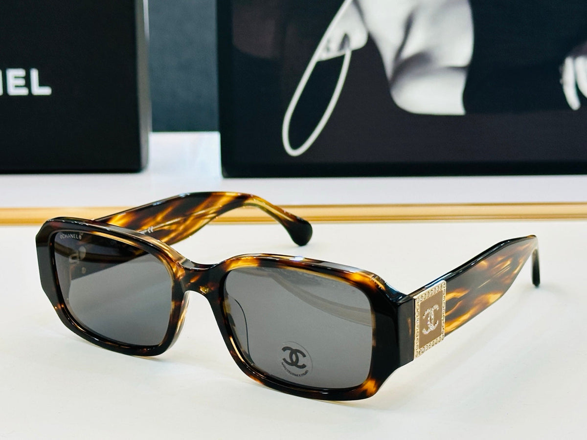 Chanel Sunglasses 652617