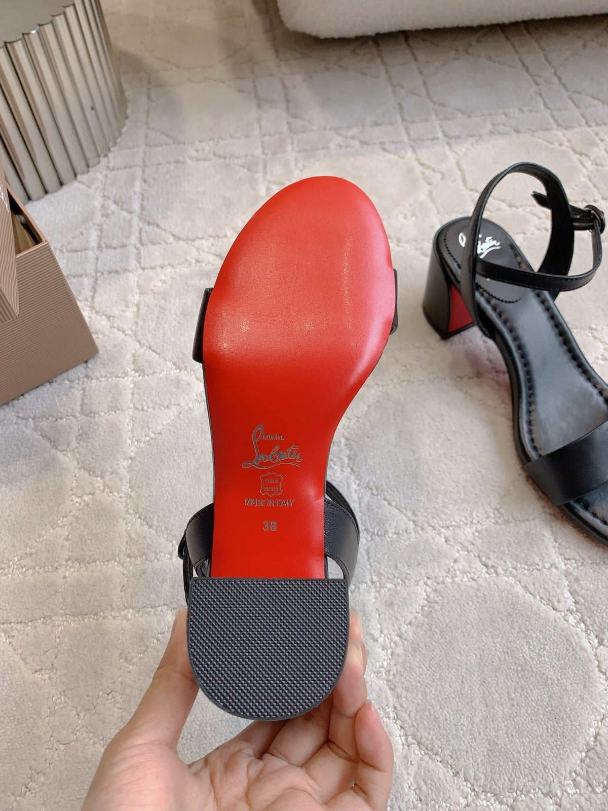 CL Simple Sandals Black Sheepskin 328455