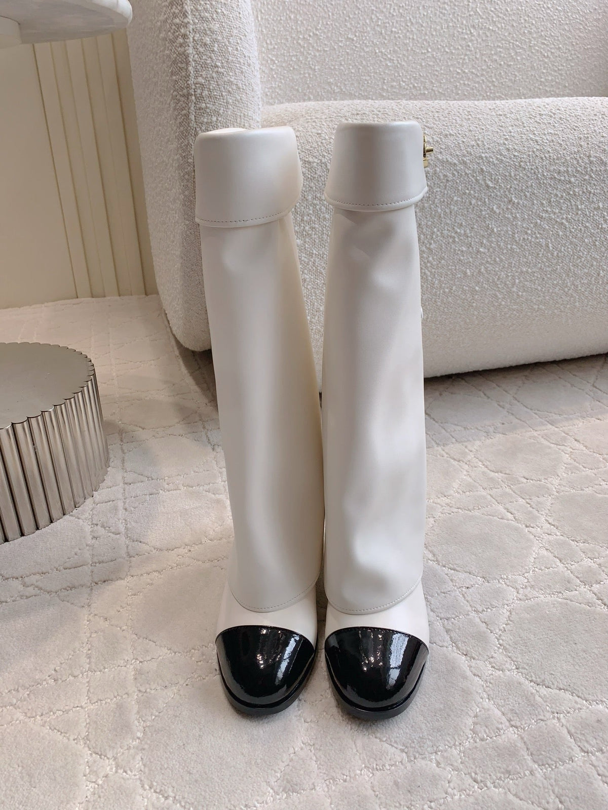 CC 25 Buttoned Boot White Calfskin 516647