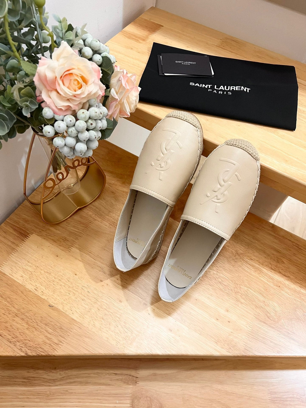 SL YVES EMBOSSED LOGO SLIP ON CREAMY WHITE CALFSKIN