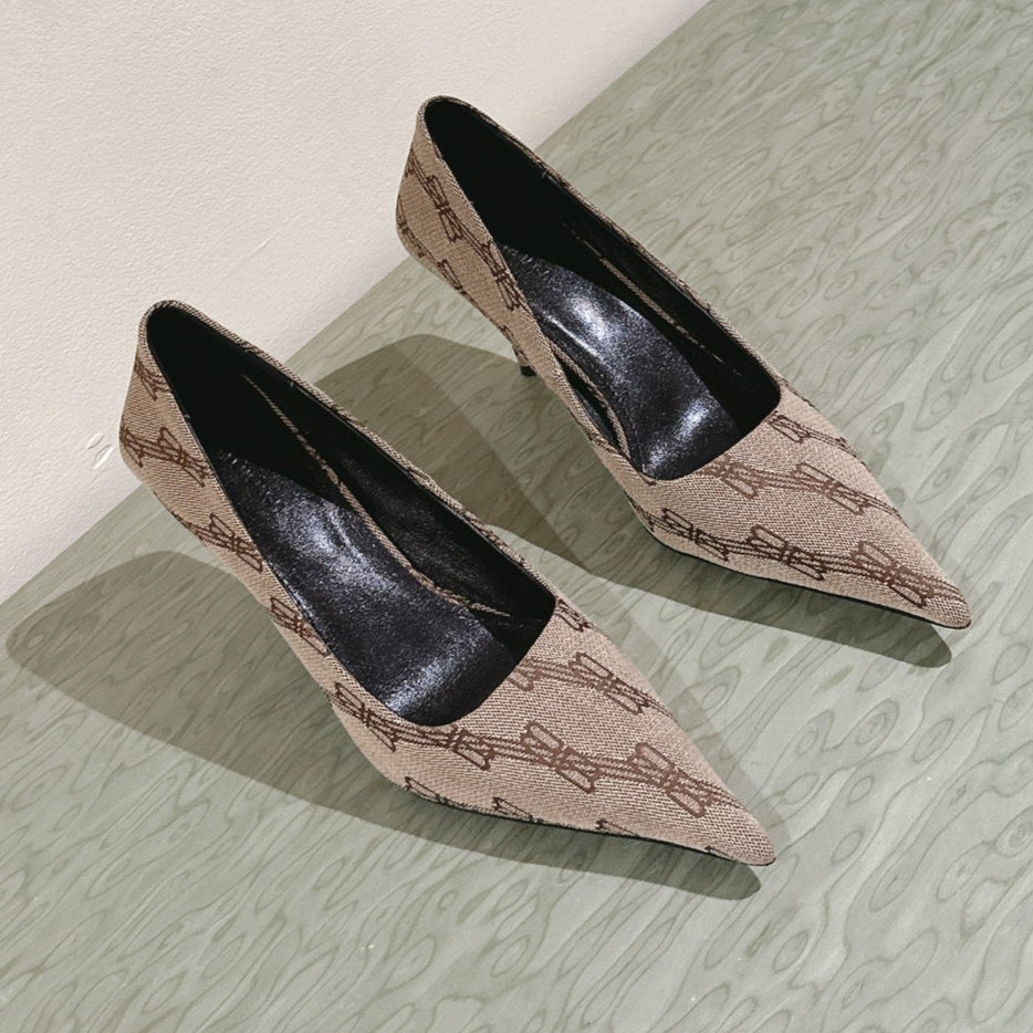 POINTED HIGH PUMPS IN BEIGE MONOGRAM JACQUARD FABRIC