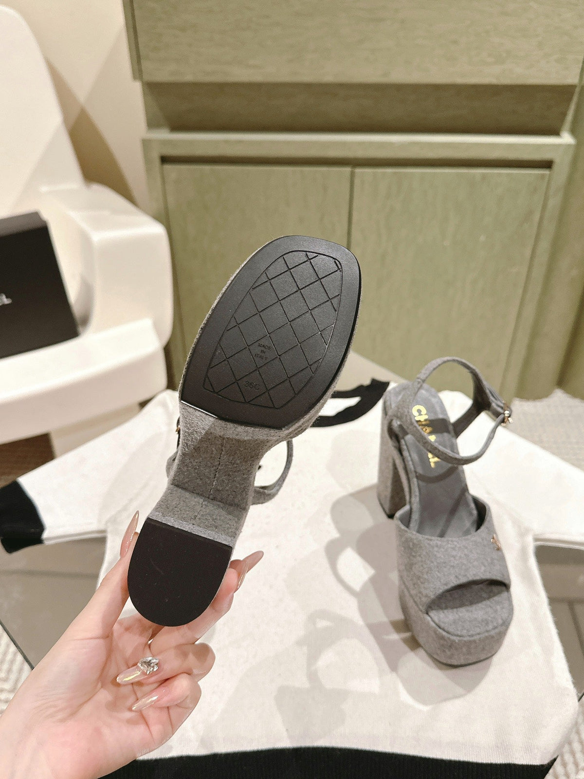 CC HIGH SANDAL GREY SUEDE CALFSKIN