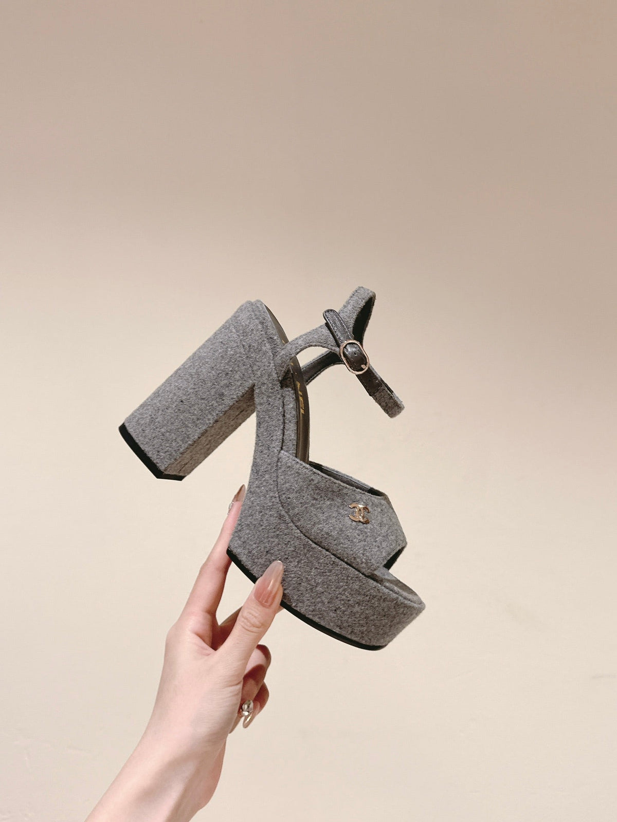 CC HIGH SANDAL GREY SUEDE CALFSKIN