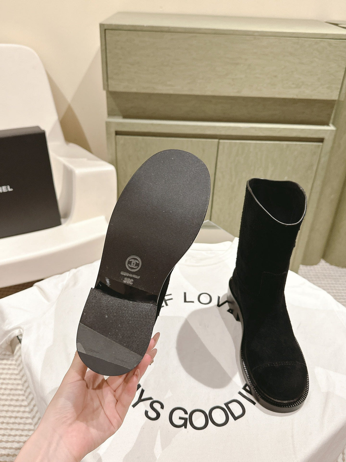 CC SHORT BOOTS BLACK SUEDE CALFSKIN