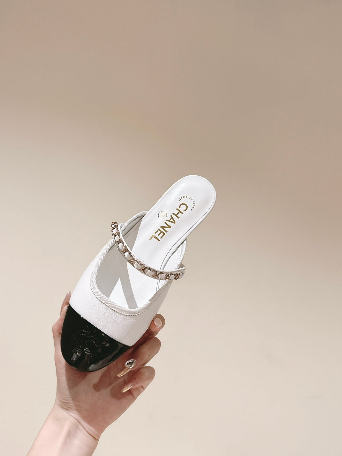 cc mule leather chain white calfskin black patent calfskin