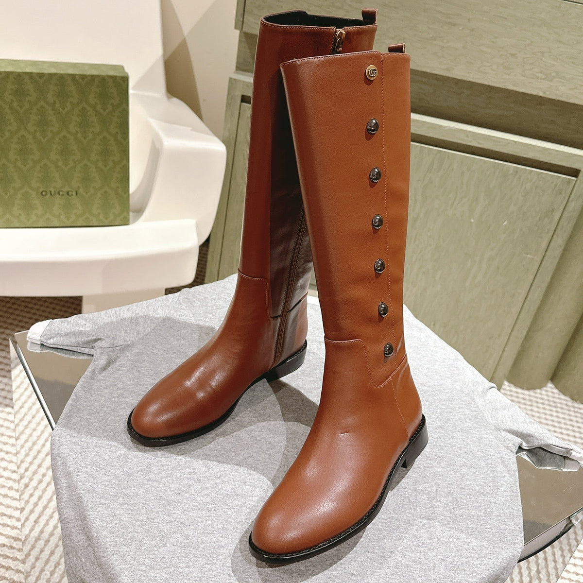 Gucci Button Boots Brown Black Sheepskin 484876