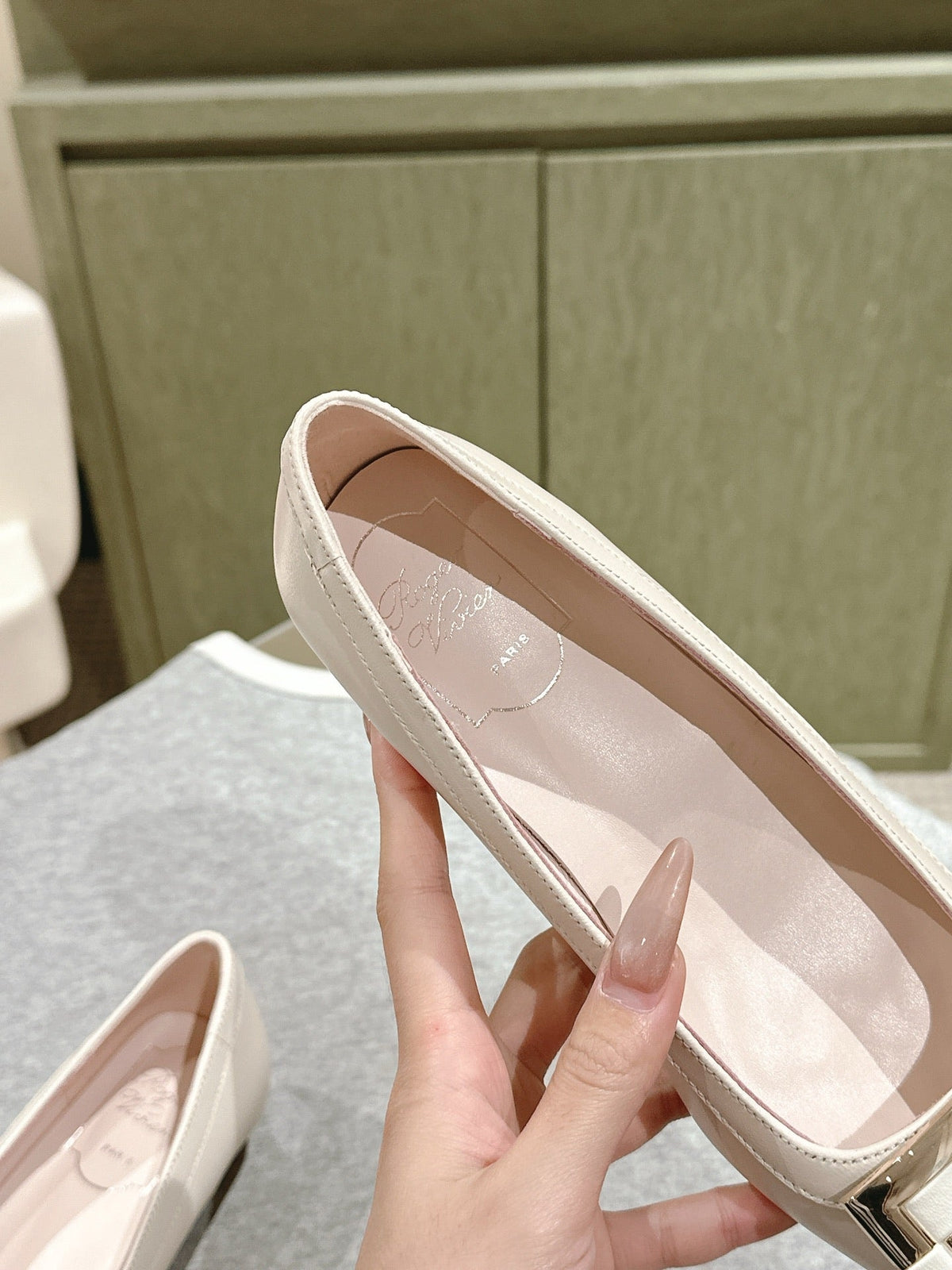 Viv 25 Jewel Flats Beige Imported Cowhide 241906