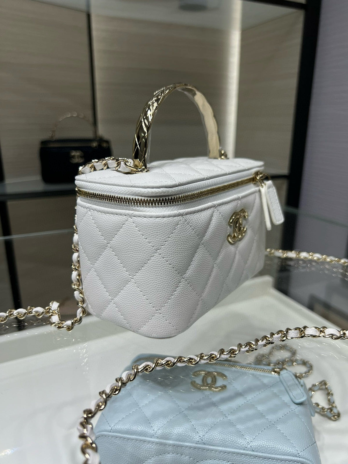 CC 25S Small Vanity 17cm White Grained Calfskin Light Gold Hardware