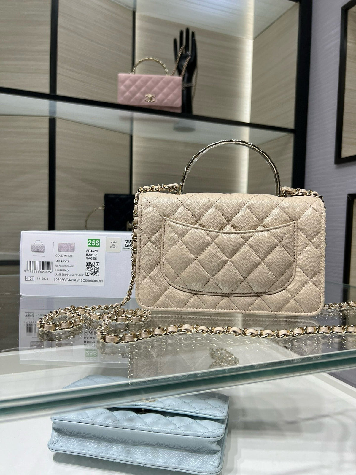 cc 25S Woc Top Handle 19cm Beige Grained Calfskin Light Gold Hardware
