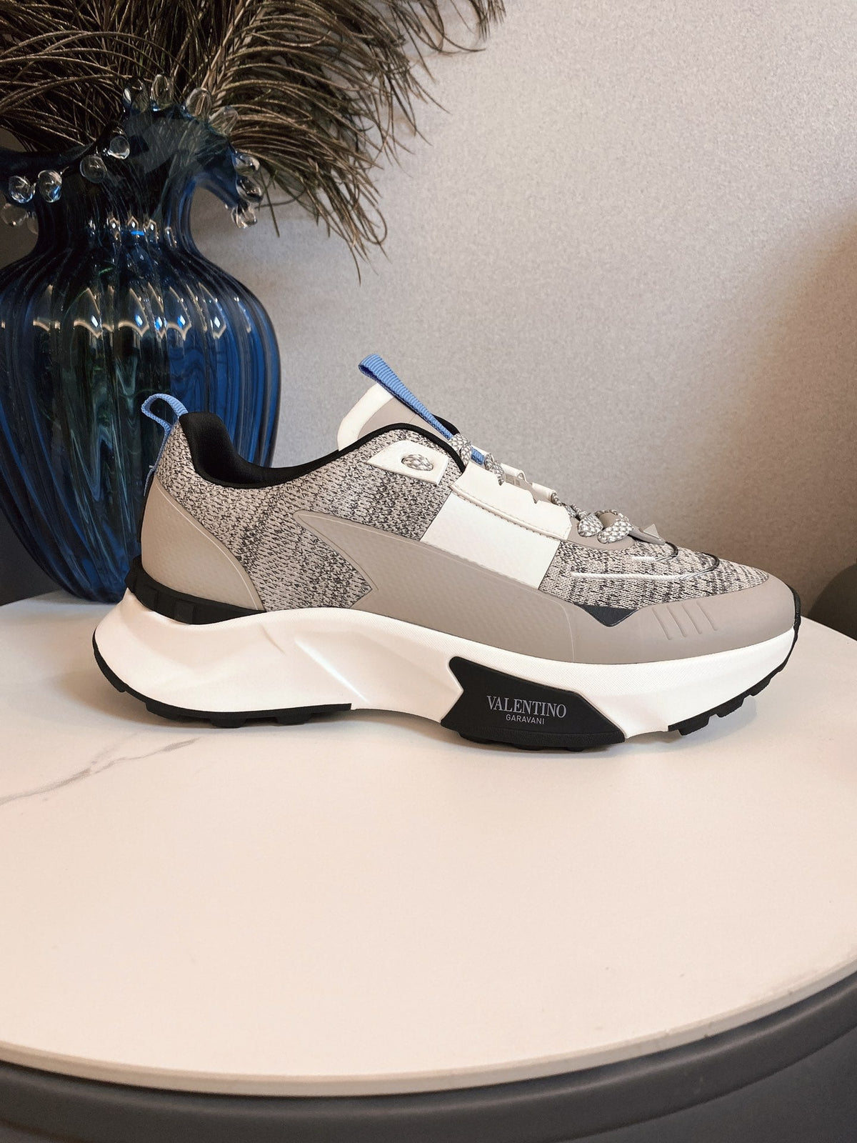 VT 25S Sneakers Gray White Calfskin 563471