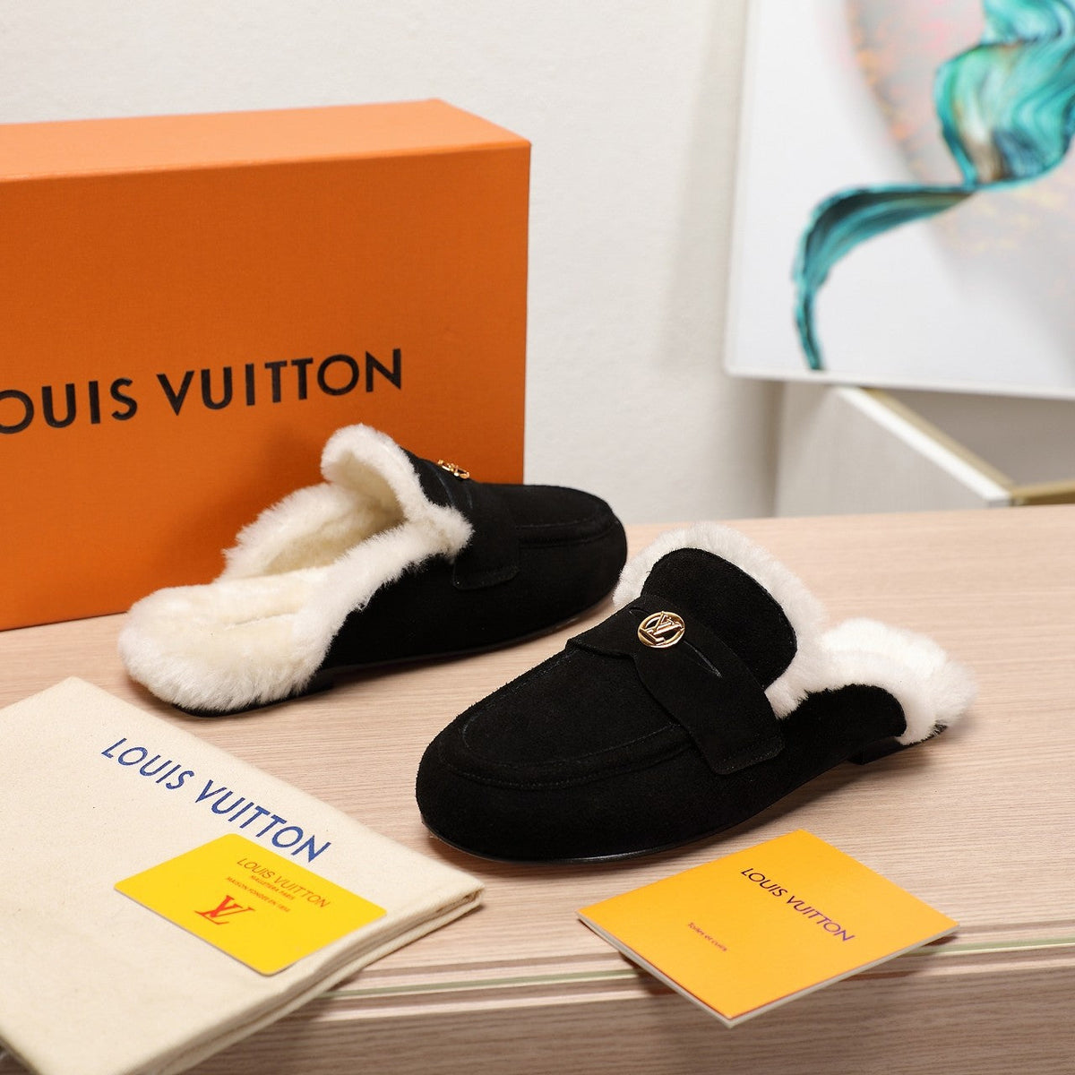LV 25C Flat Mule Black Suede With white fleece 218296