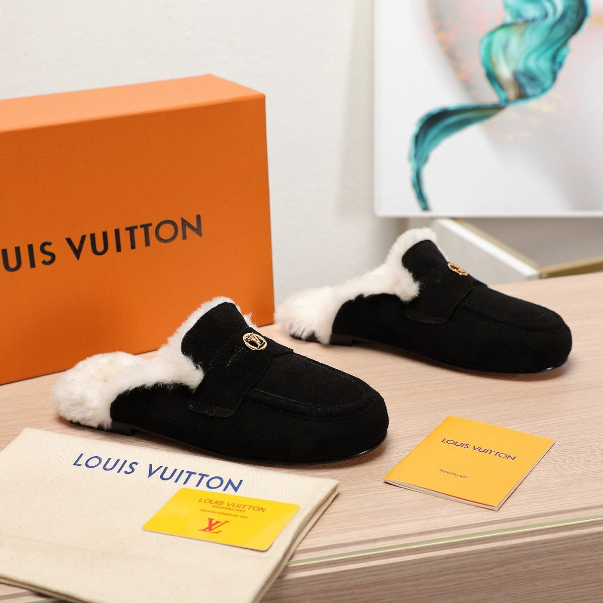 LV 25C Flat Mule Black Suede With white fleece 218296
