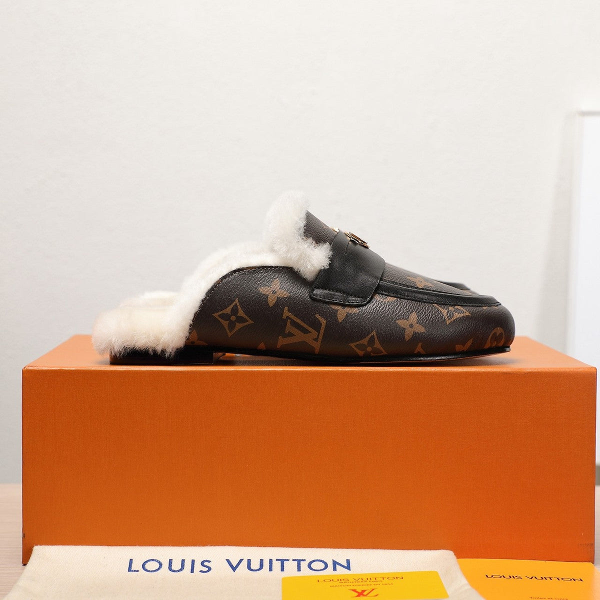 LV 25C Flat Mule Caramel Brown Monogram Cowhide With white fleece 218300