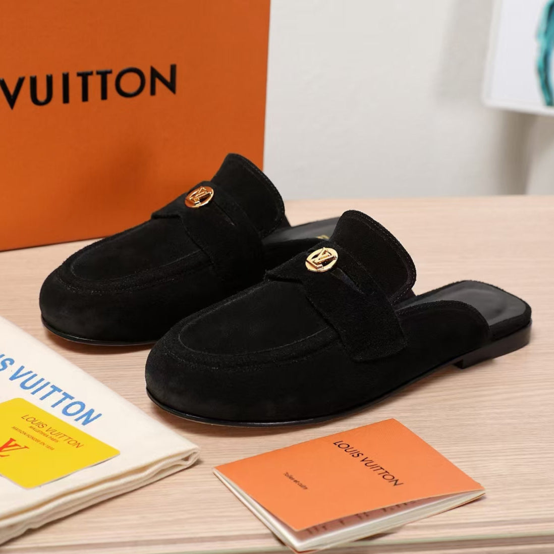 LV 25C Flat Mule Black Suede 218313