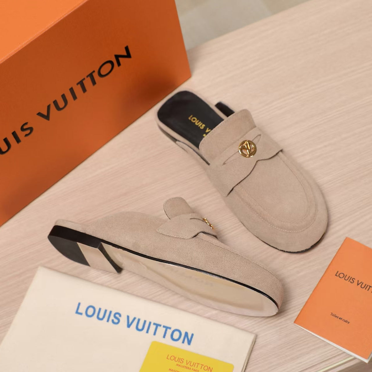 LV 25C Flat Mule Cream Suede 218312