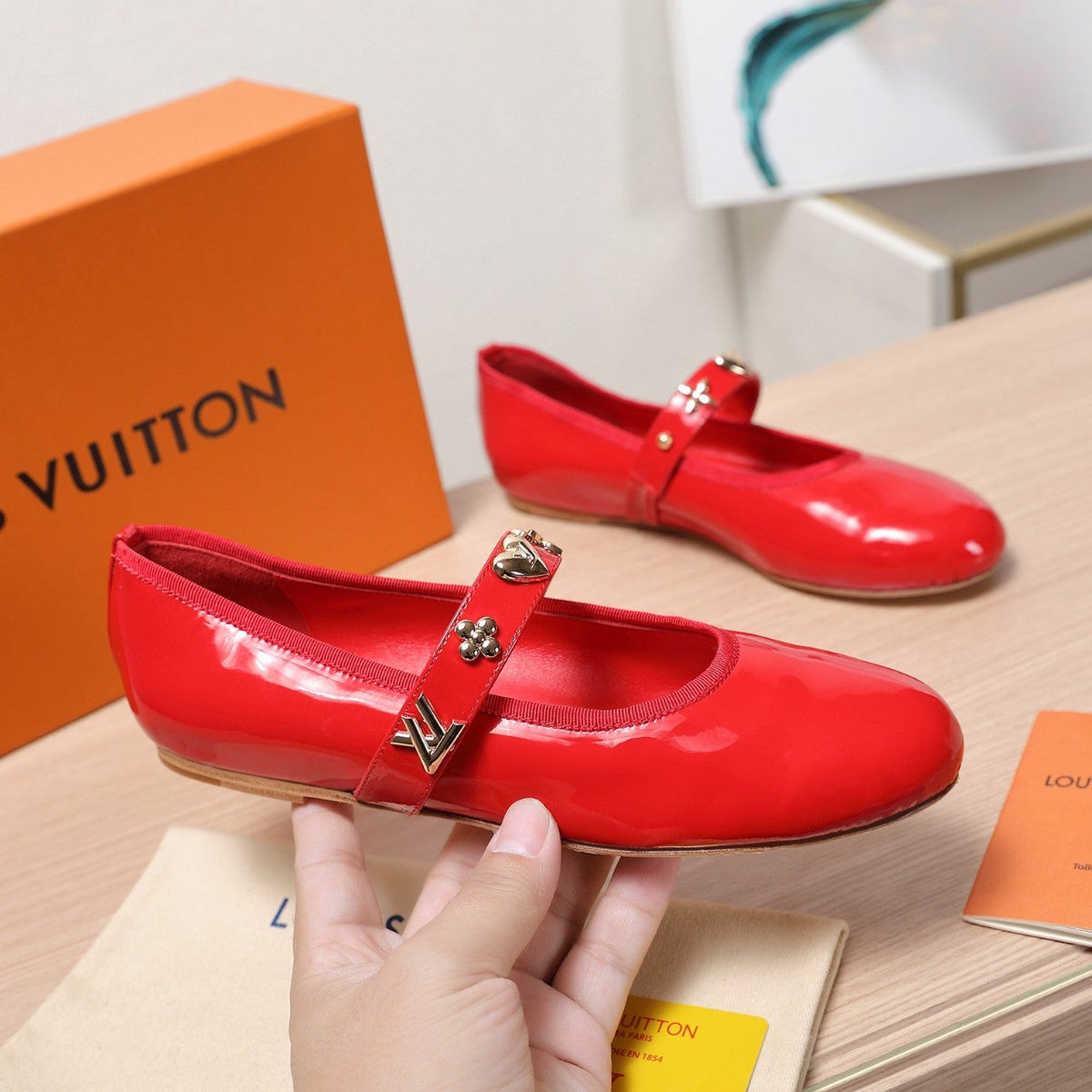 LV 25C Romy Flat Red Patent calf leather With gold logo 218306
