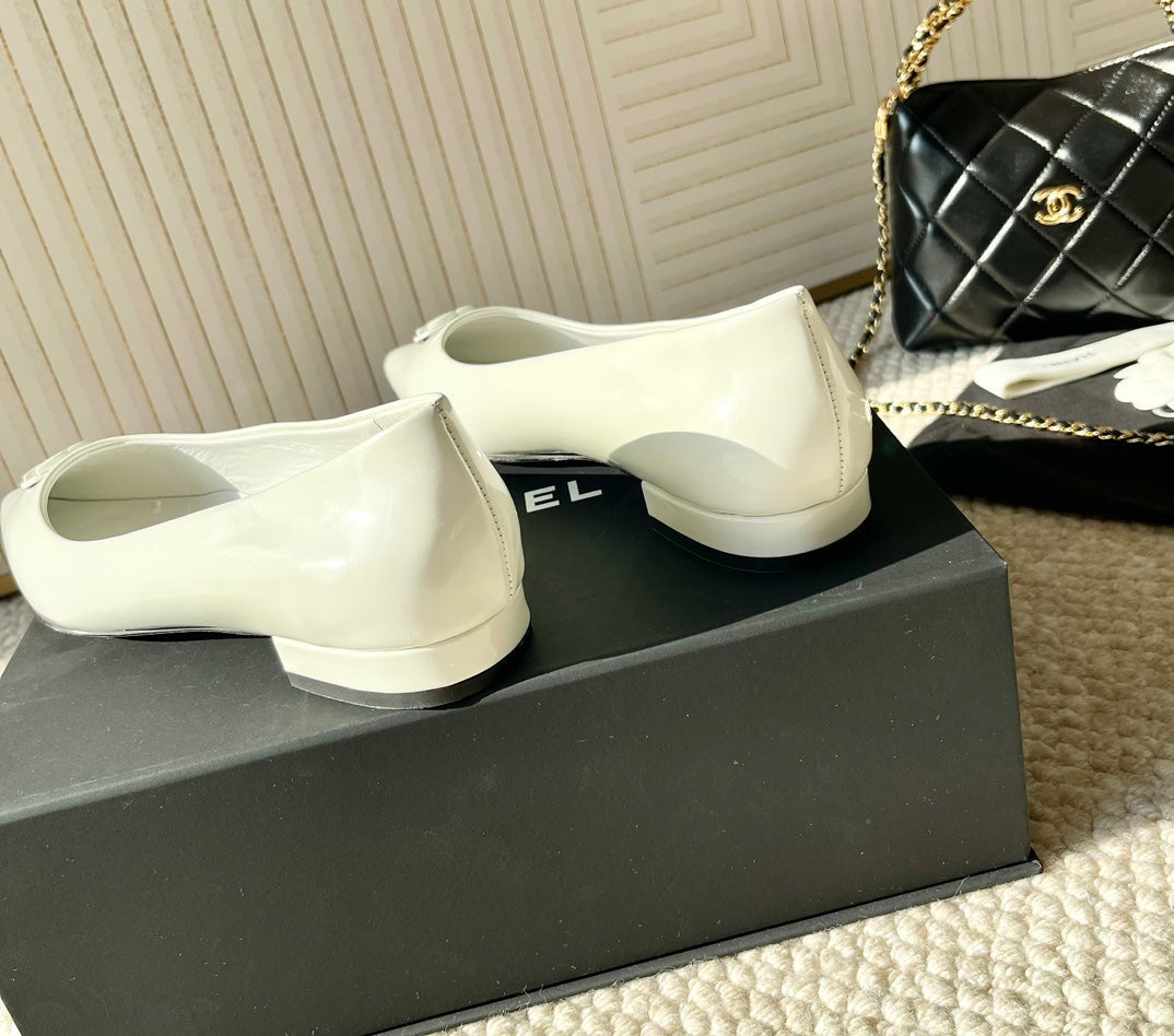 CC Ballet In White Cowhide 151527