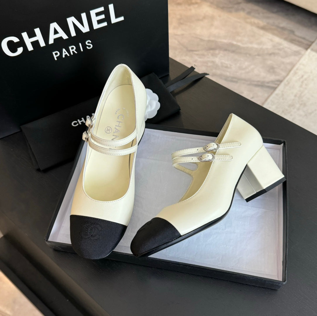 CC 25C Mary Jane White Sheepskin 212989