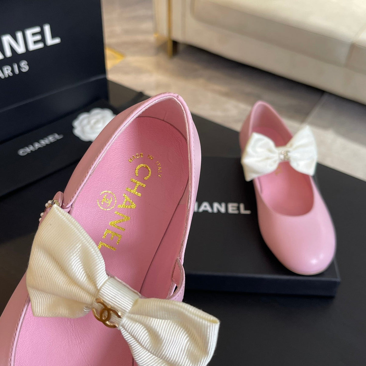 BALLET FLAT LIGHT PINK LAMBSKIN WITH WHITE BOW