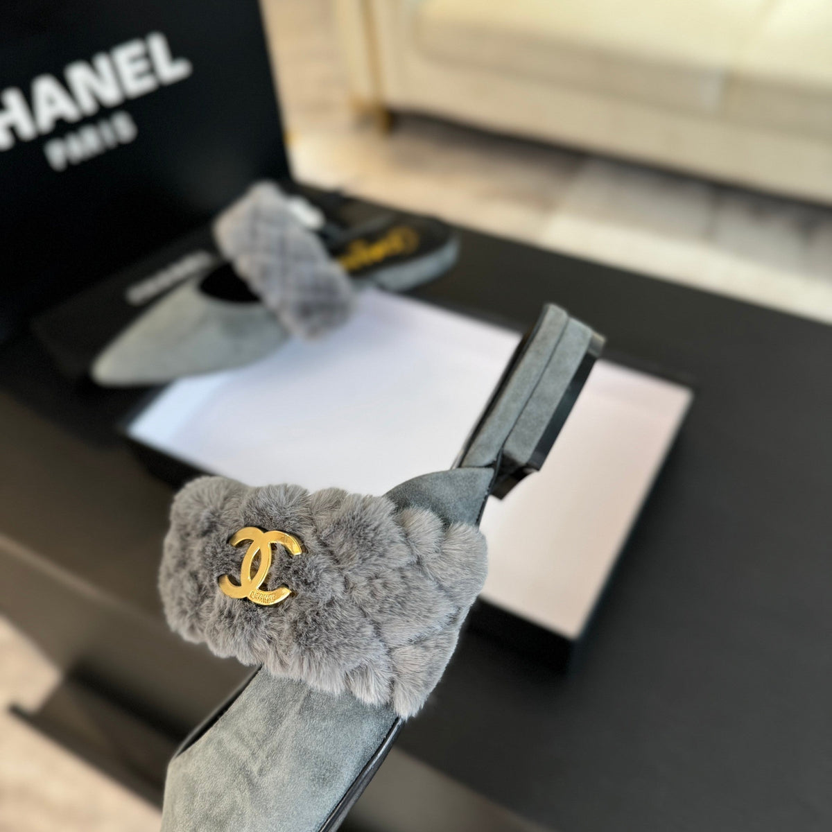 CC MULE IN ASH GREY SMOOTH FLEECE WITH GOLD HARDWARE