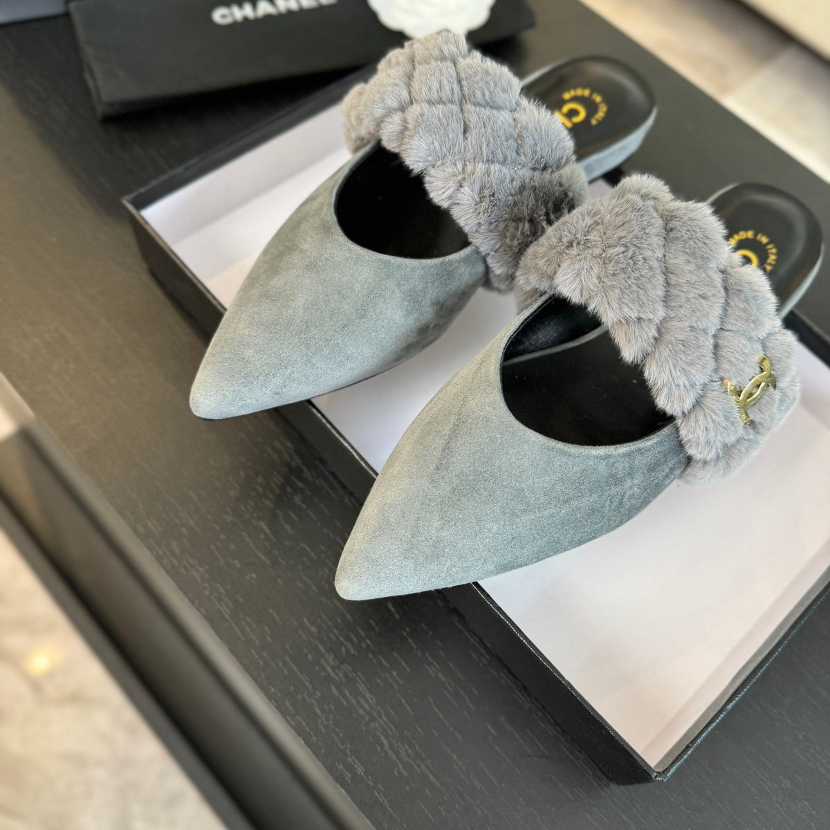 CC MULE IN ASH GREY SMOOTH FLEECE WITH GOLD HARDWARE