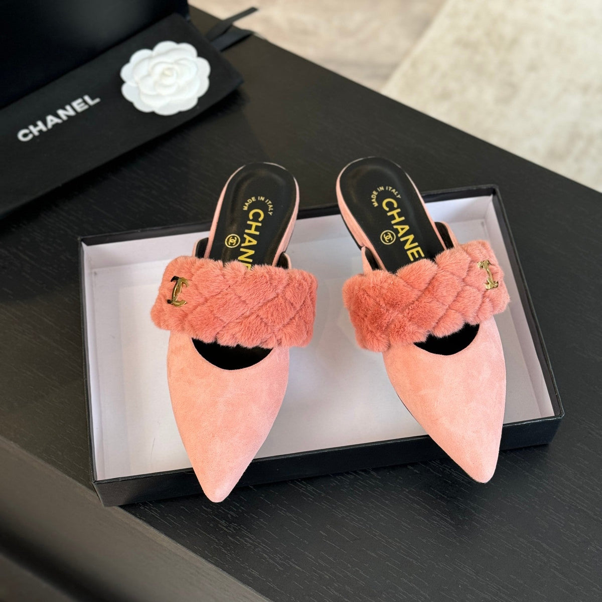 CC MULE IN LIGHT PINK SMOOTH FLEECE WITH GOLD HARDWARE