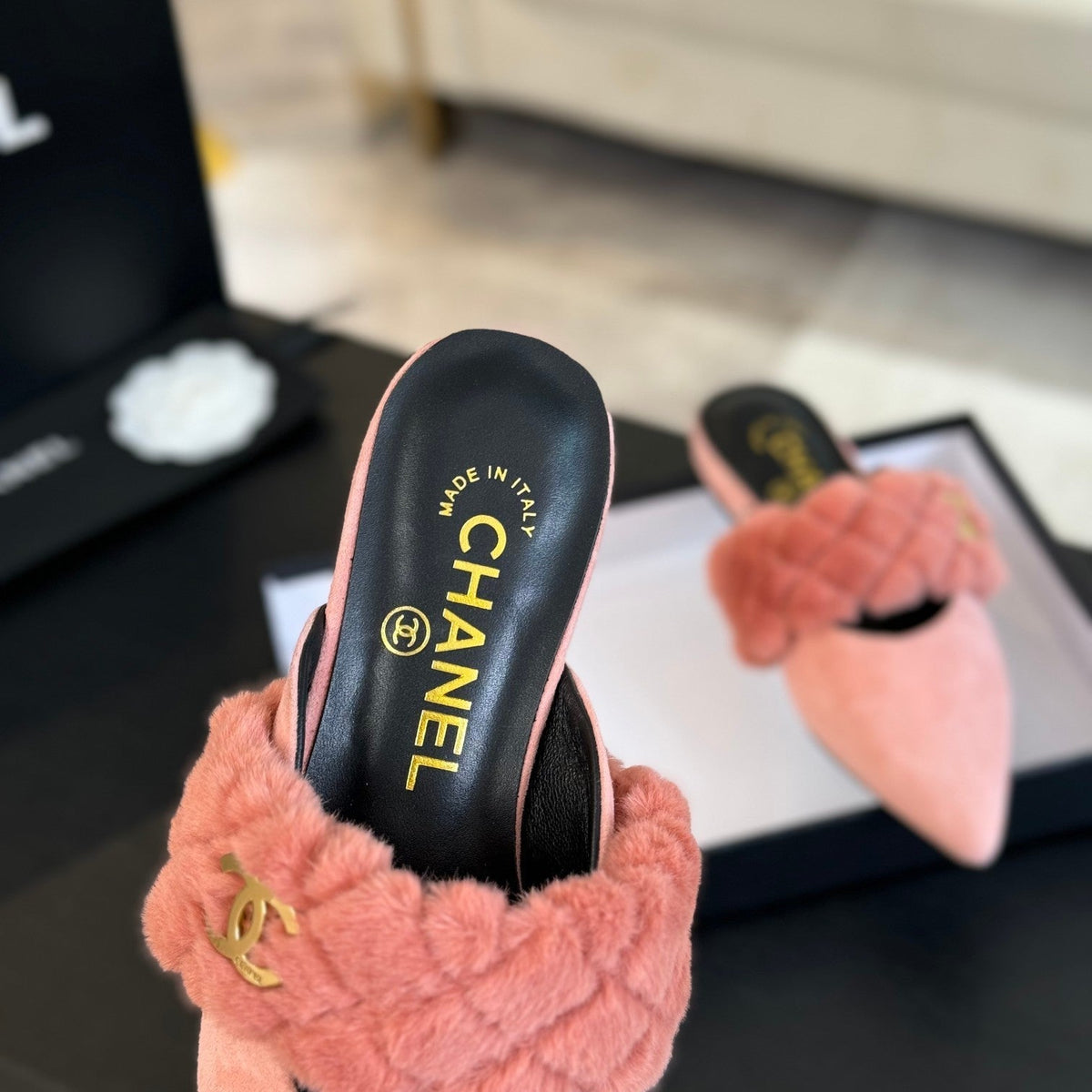 CC MULE IN LIGHT PINK SMOOTH FLEECE WITH GOLD HARDWARE