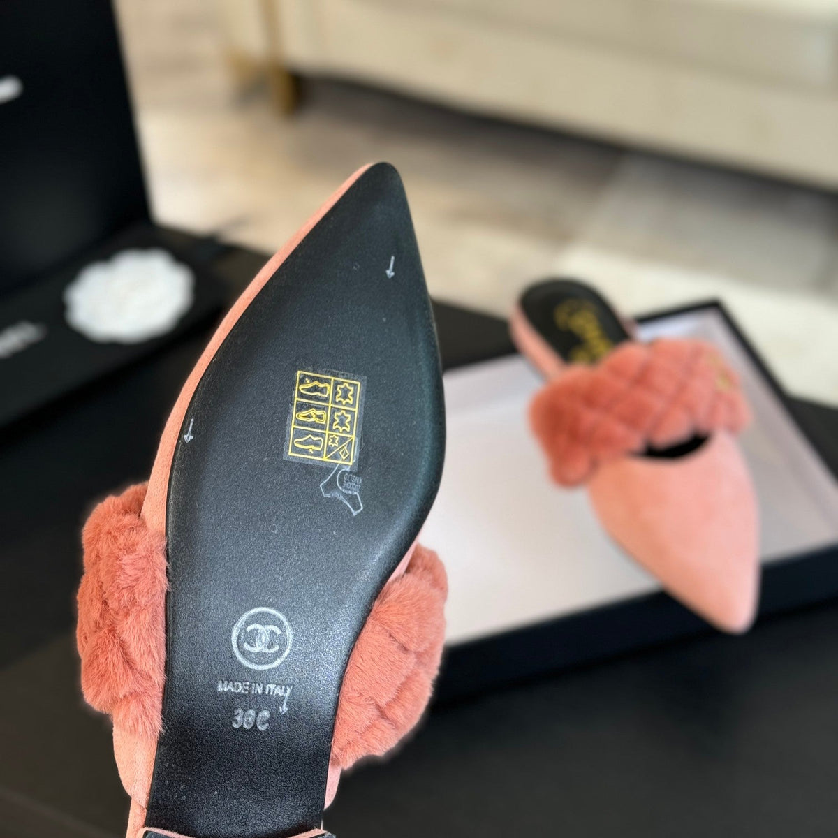 CC MULE IN LIGHT PINK SMOOTH FLEECE WITH GOLD HARDWARE