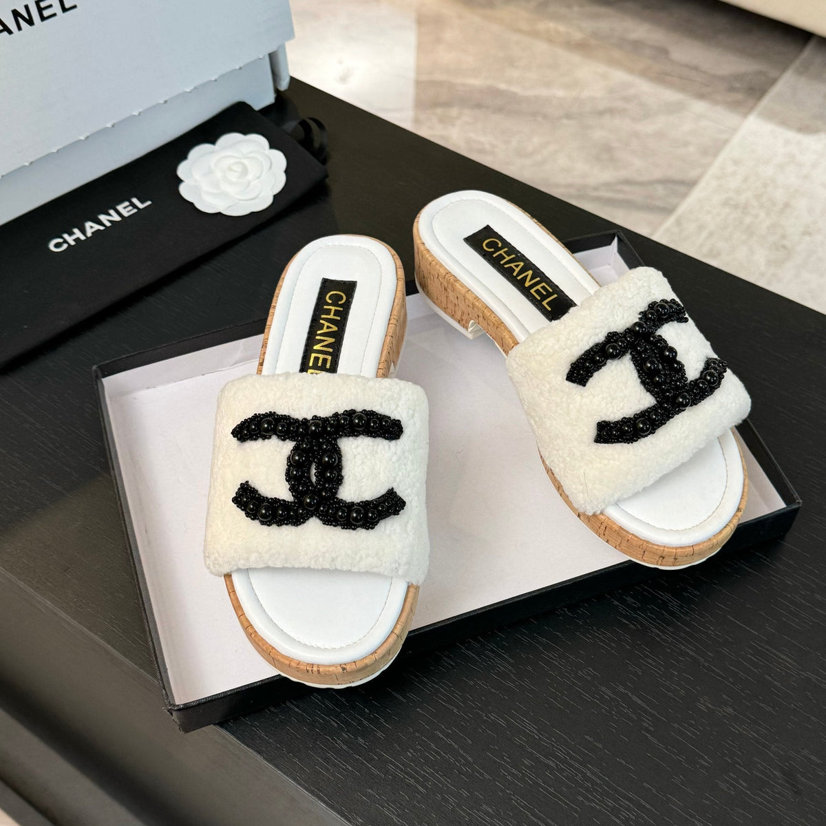 CC Slippers White Wool And Calfskin