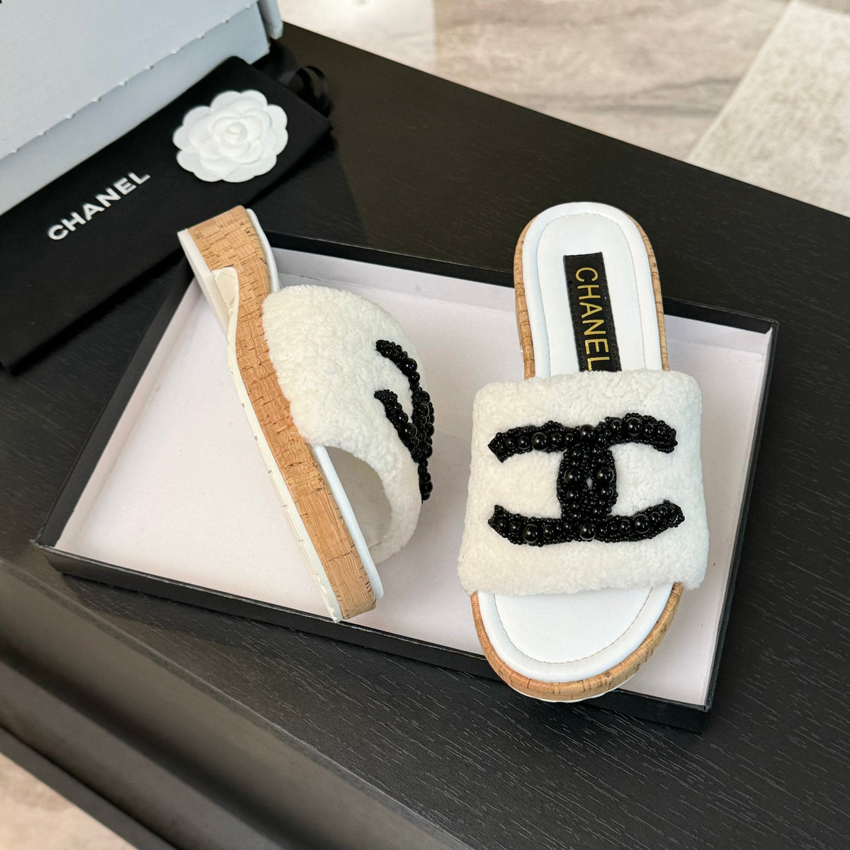 CC Slippers White Wool And Calfskin
