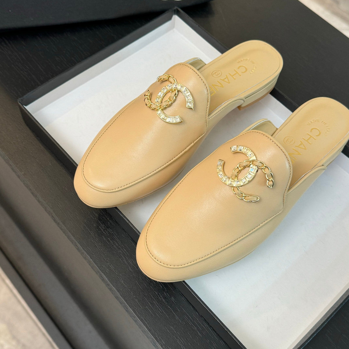 CC Mule Beige Calfskin Double C Diamond