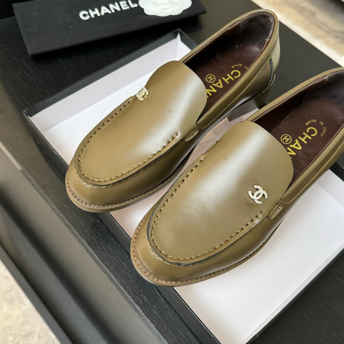 CC 25C Moccasins Bronze Olive Patent Leather