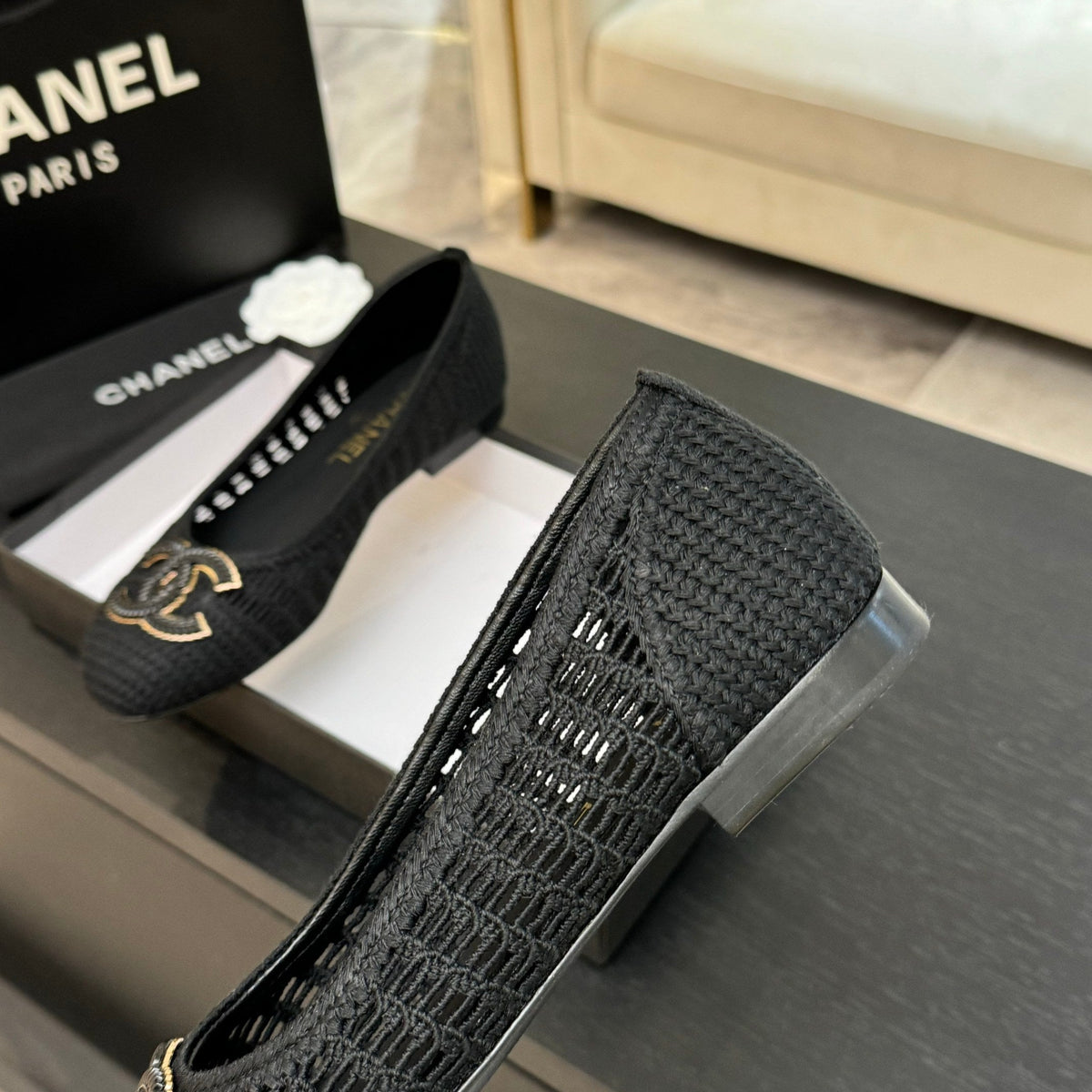 CC 25P Ballet Flat Black Raffia Large Logo