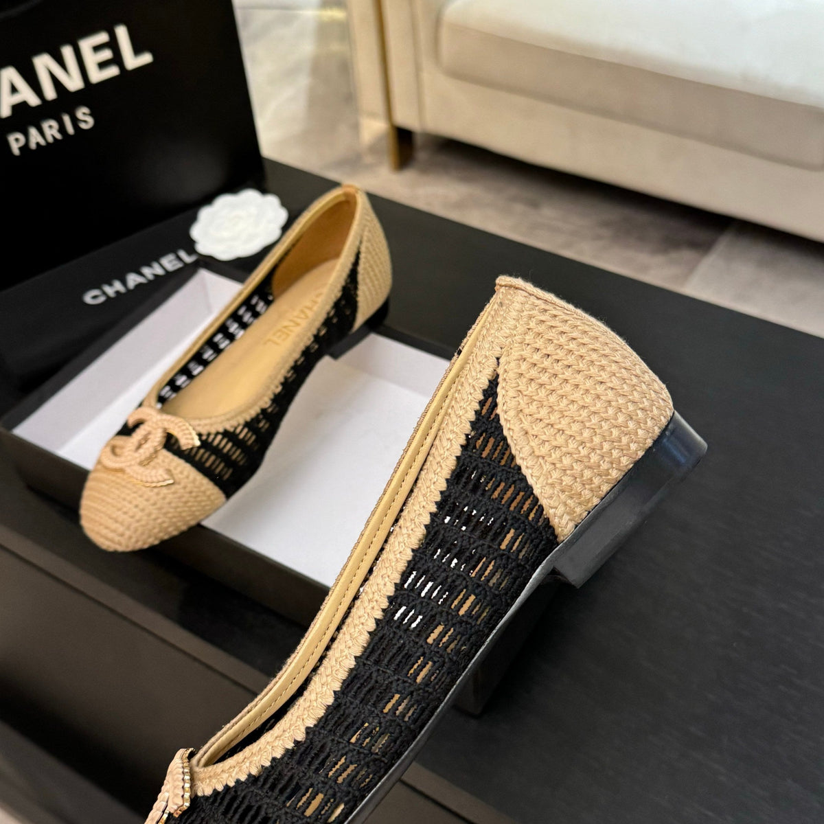 CC 25P Ballet Flat Black Beige Raffia Large Logo
