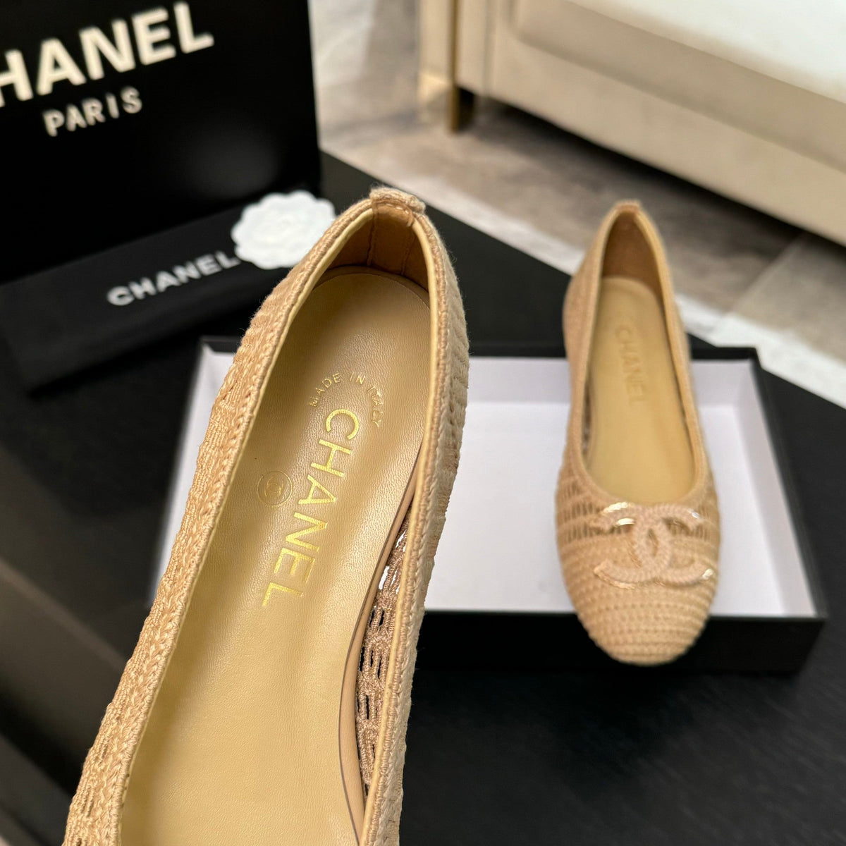 CC 25P Ballet Flat Beige Raffia Large Logo