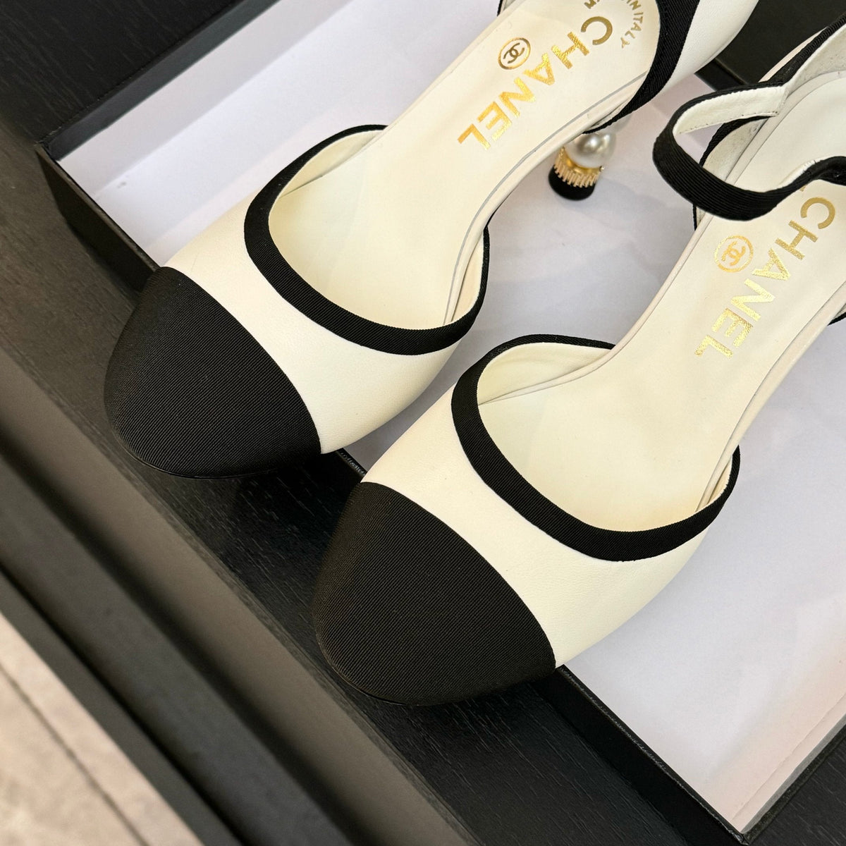 CC 25S Slingback 85mm White Calfskin Black Grosgrain