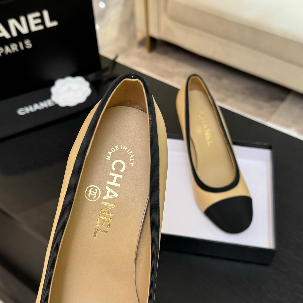 CC 25S Pump 85mm Beige Calfskin Black Grosgrain
