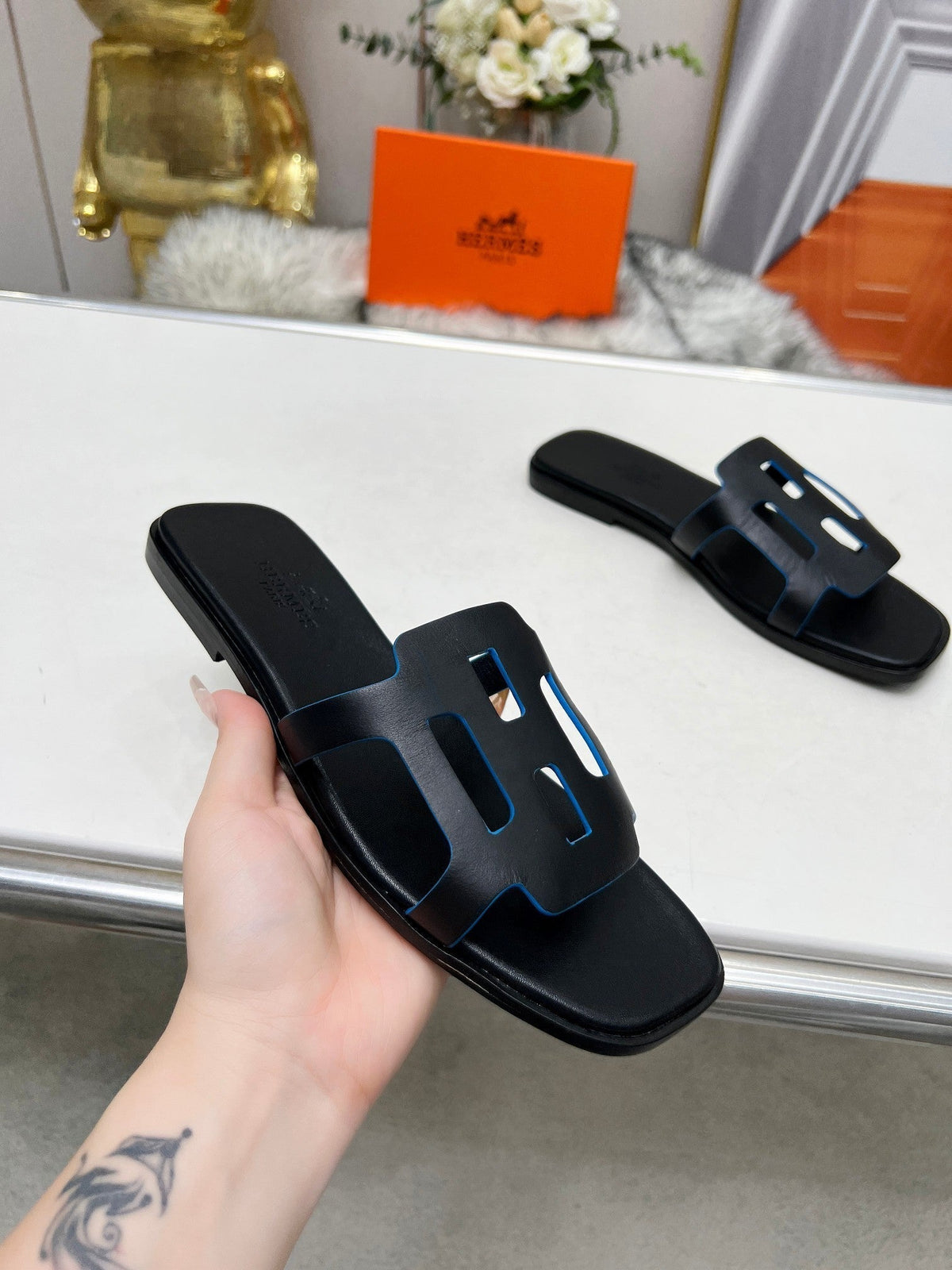 FLATFORM SANDAL BLACK CALFSKIN