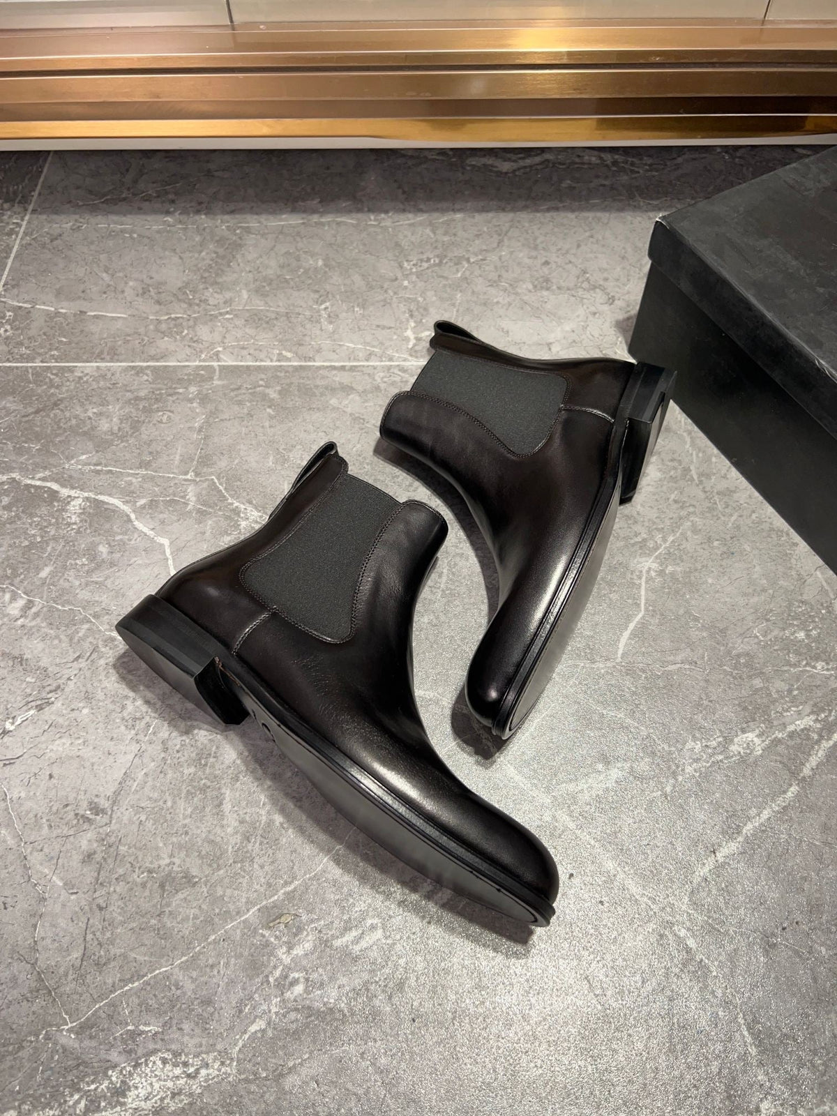 CD CHELSEA BOOT BLACK CALFSKIN