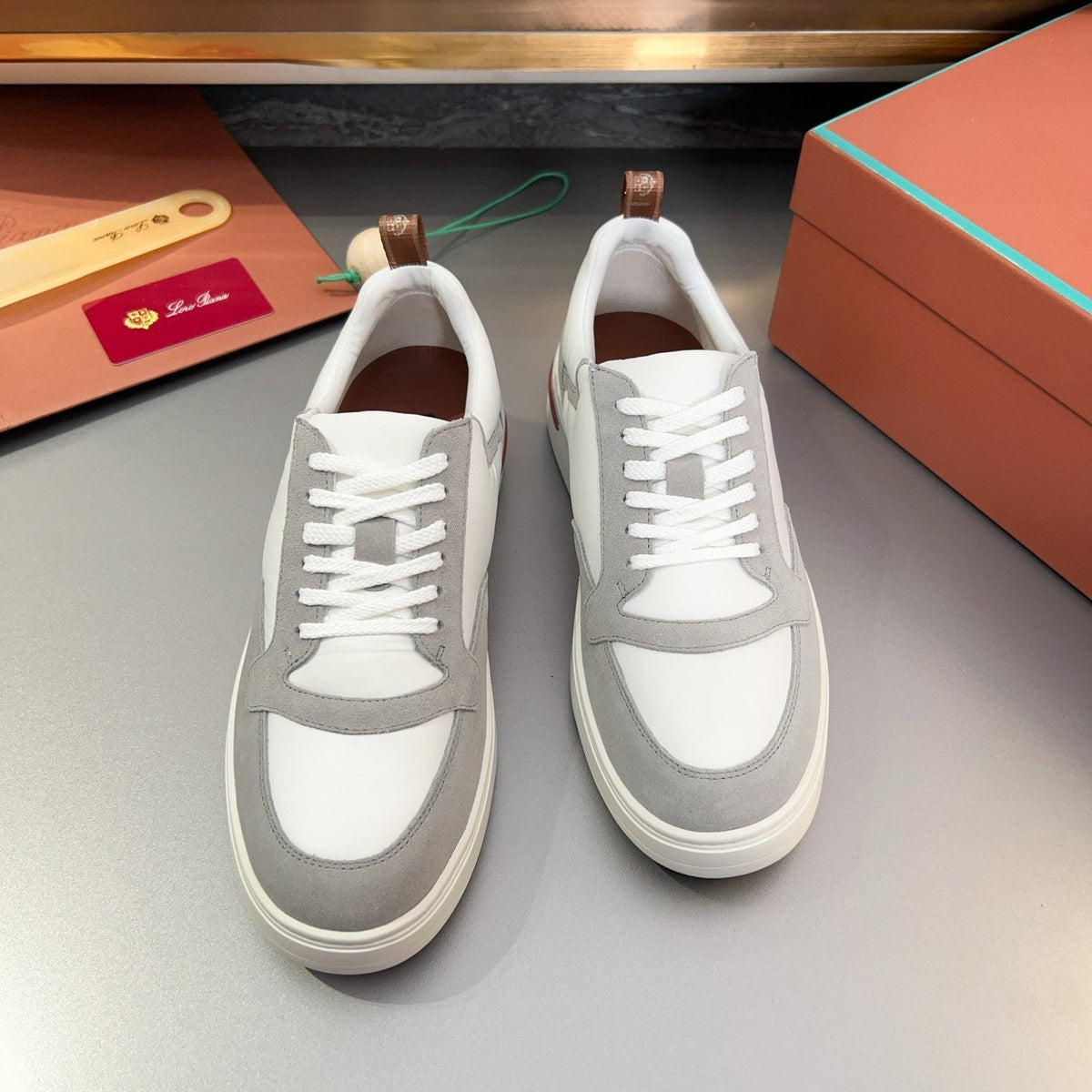LP NEWPORT WALK SNEAKERS WHITE AND GRAY SUEDE
