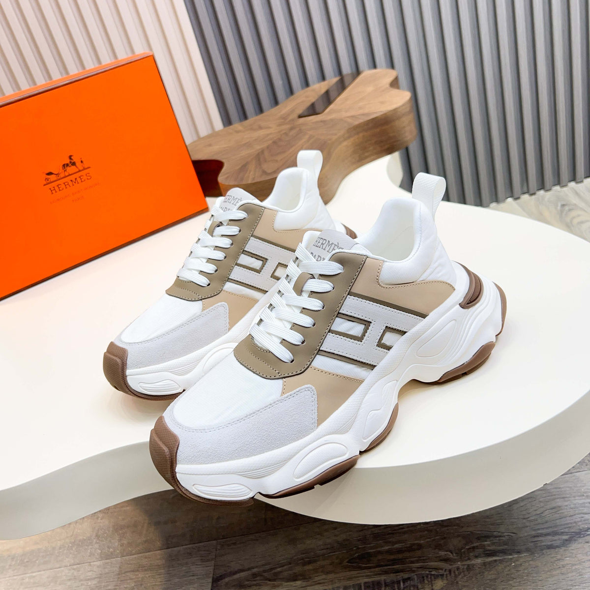 HM Men's Sneaker White Calfskin Suede 601281