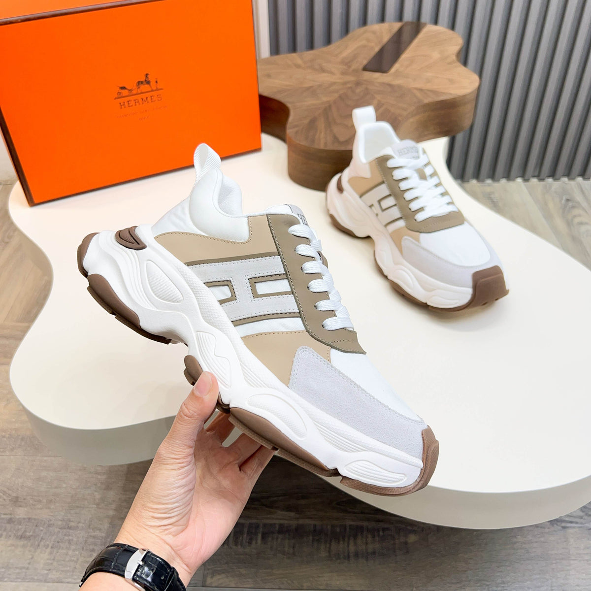 HM Men's Sneaker White Calfskin Suede 601281