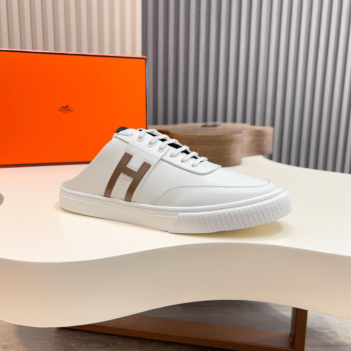 HM Men's Keep Mule White Calfskin 652000