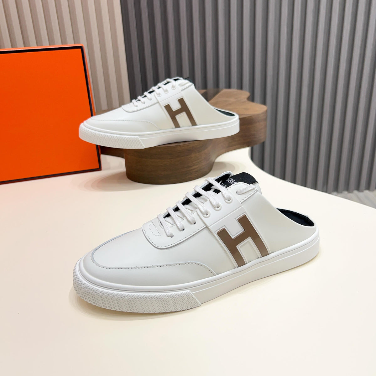 HM Men's Keep Mule White Calfskin 652000